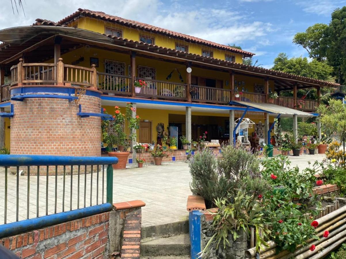 Castillo De Cascadas Finca Hotel Саламина Экстерьер фото