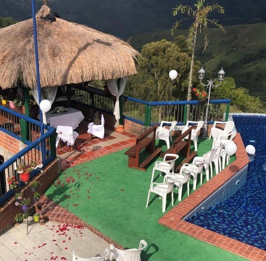 Castillo De Cascadas Finca Hotel Саламина Экстерьер фото