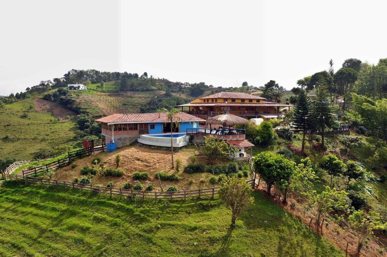 Castillo De Cascadas Finca Hotel Саламина Экстерьер фото